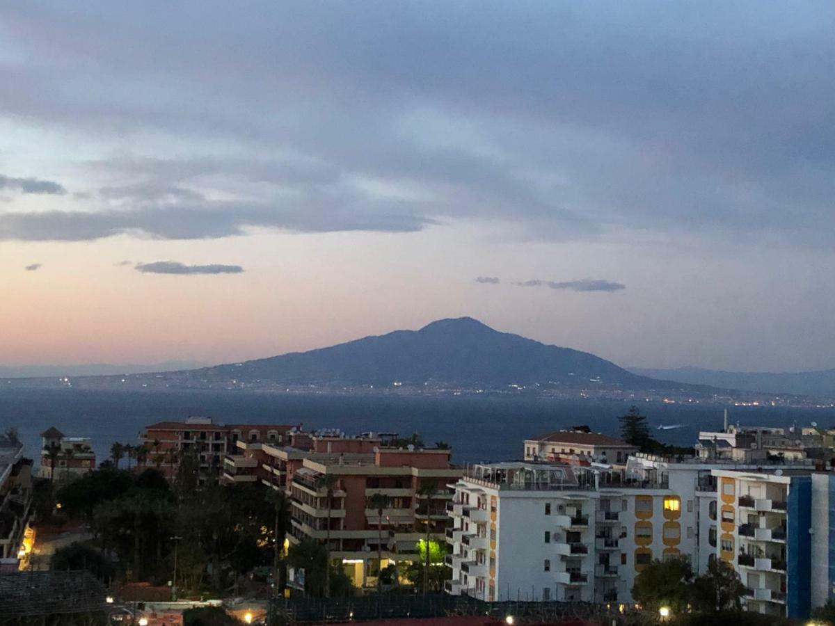 Le Muse Suite Sorrento Exterior foto